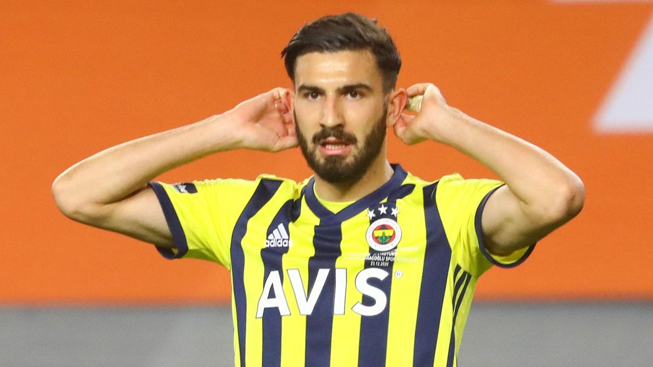 Fenerbahçe’de bekleneni verememişti! Yeni takımına imzayı attı